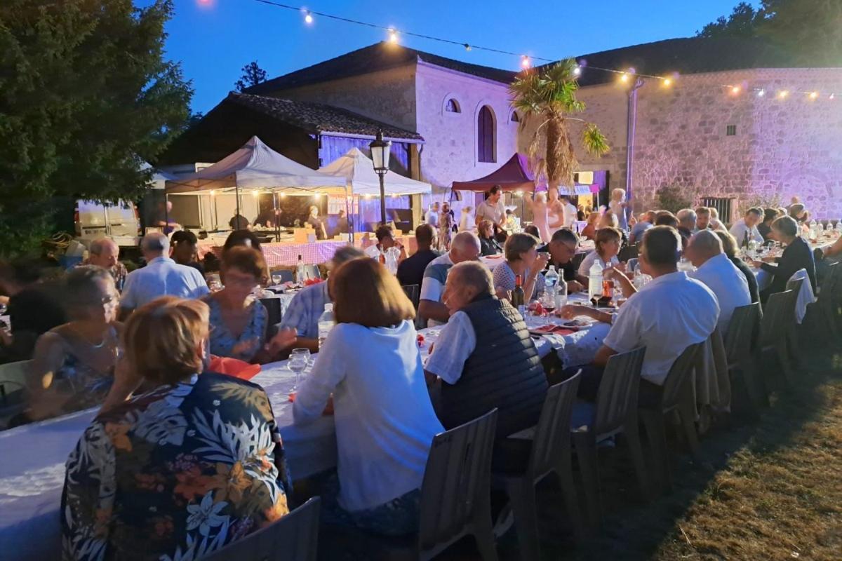 Les Glycines Villa Saint-Pierre-de-Buzet Eksteriør bilde